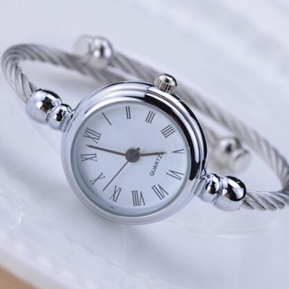 Bracelet Retro Small Women Watch